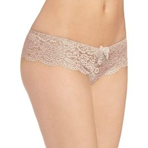 B.tempt'd by Wacoal Thong Sz M or 7